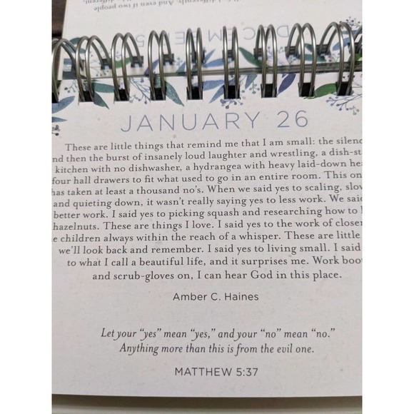 A Moment To Breathe: 366 Devotional Thoughts That Meet You in Your Everyday Mess - Picture 4 of 5